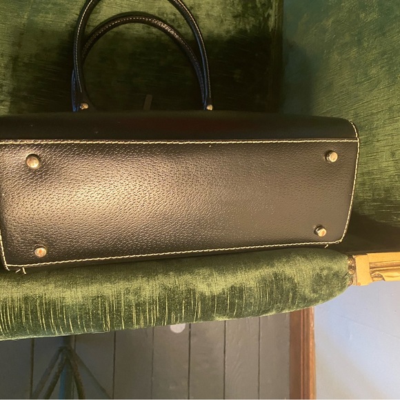 Black leather Kate Spade purse- in like new condition. - Picture 4 of 6